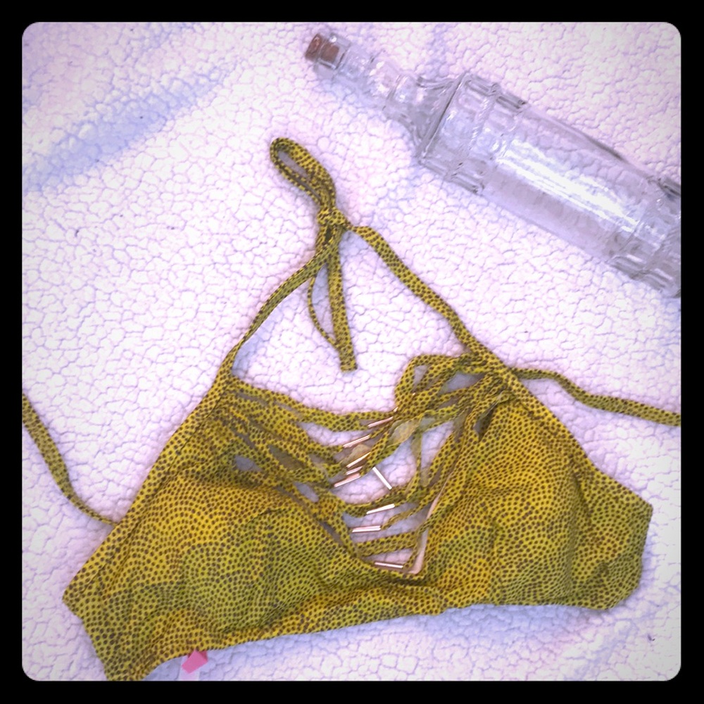 NWOT.victorias Secret Leopard bikini top